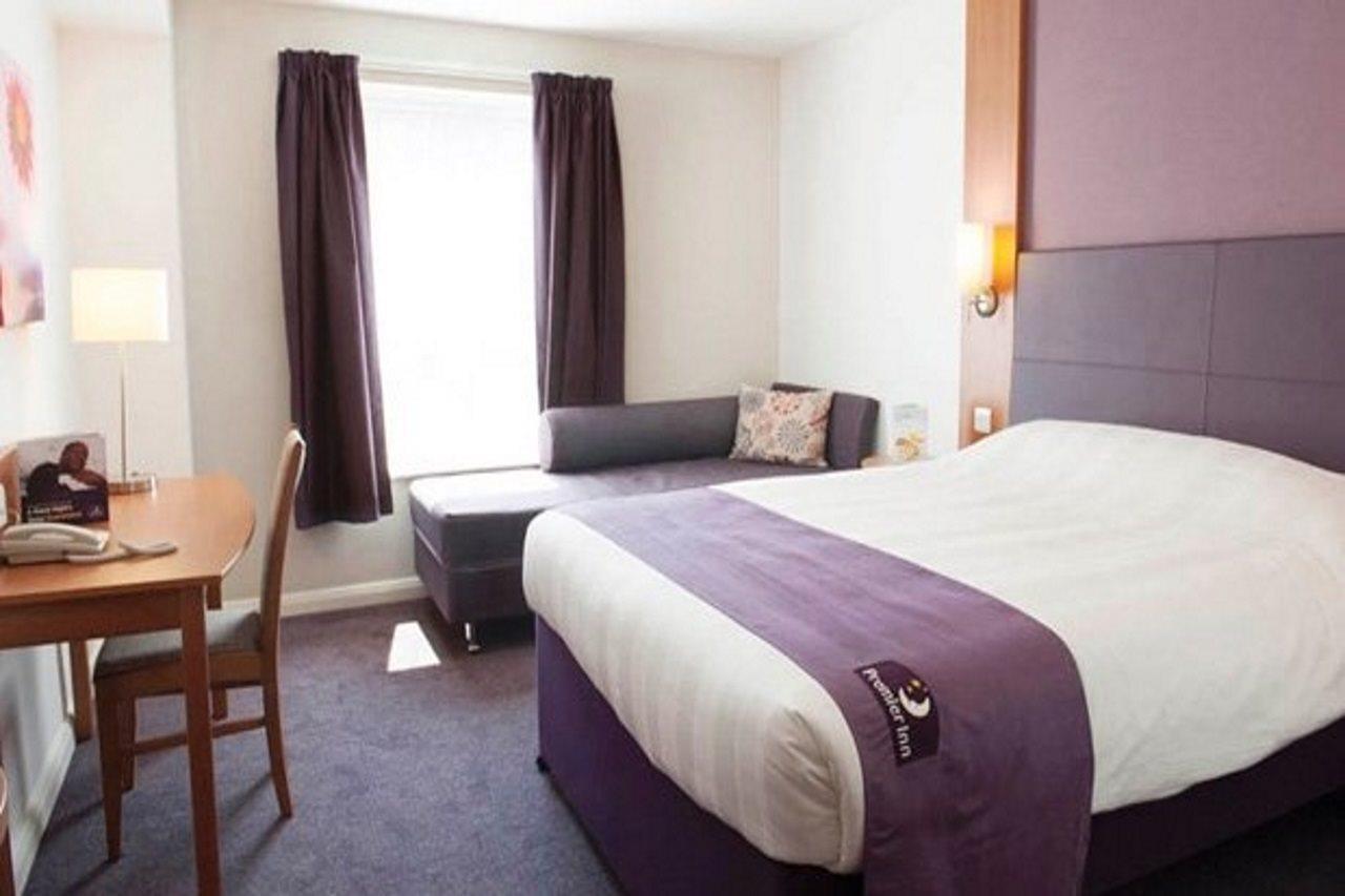 Premier Inn ニュートン・アボット エクステリア 写真
