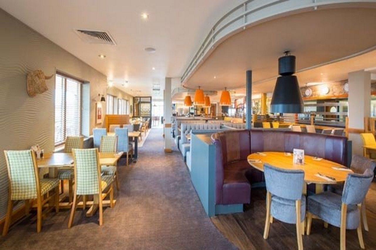 Premier Inn ニュートン・アボット エクステリア 写真