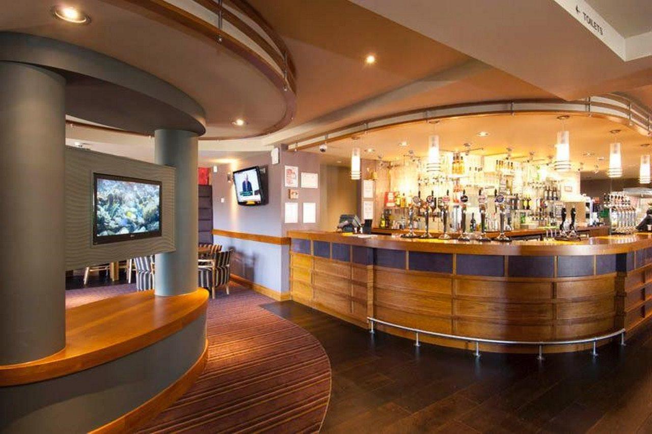 Premier Inn ニュートン・アボット エクステリア 写真