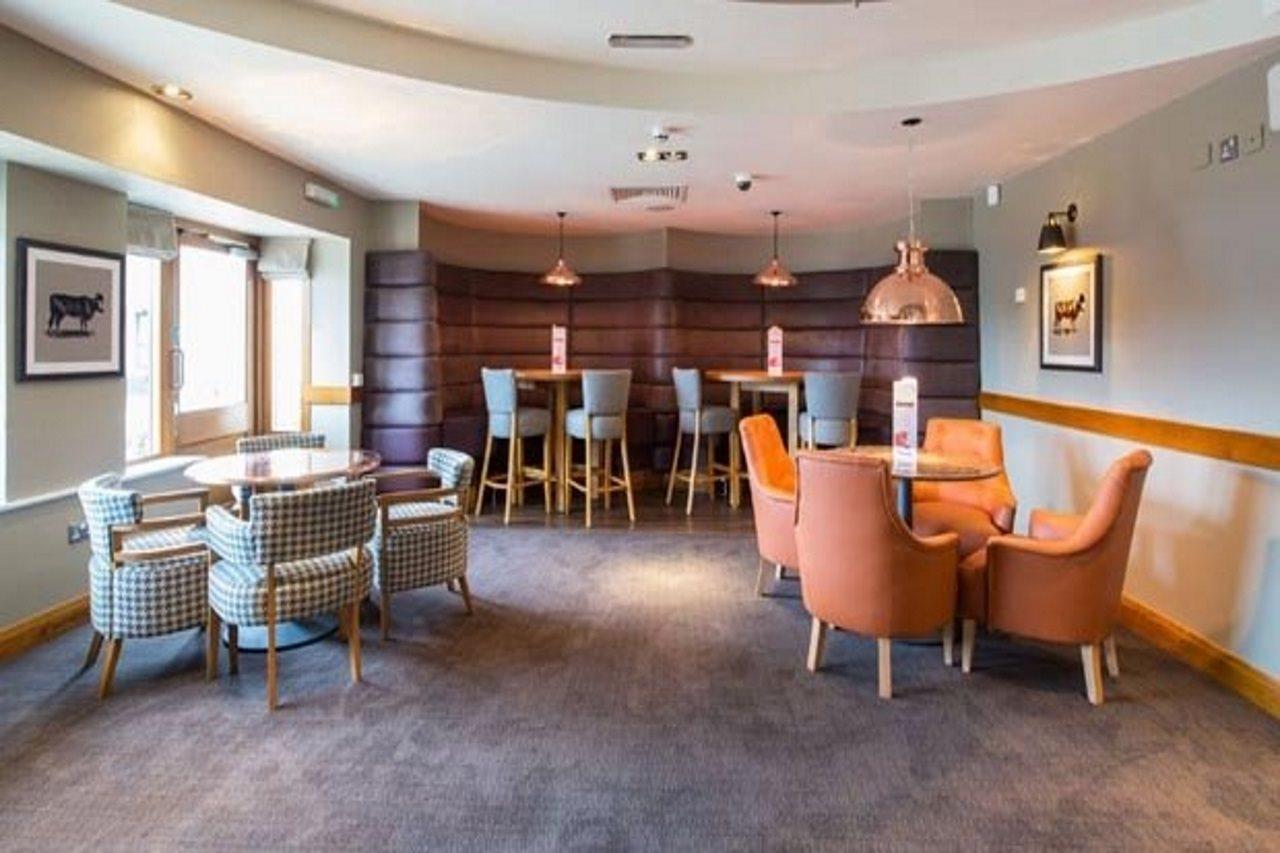 Premier Inn ニュートン・アボット エクステリア 写真